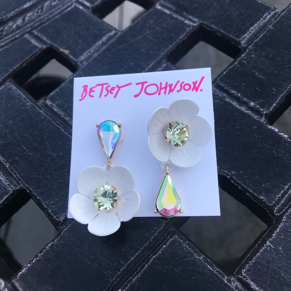 NWT Betsey Johnson Mismatched Flower & Rhinestone Teardrop Earring
